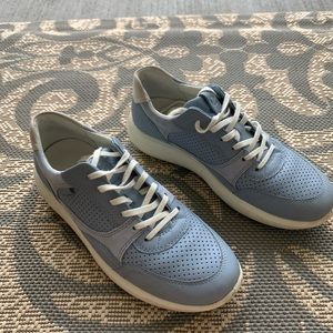 Ecco Soft 7 Technology walking sneakers.  worn 3 times.  great condition.